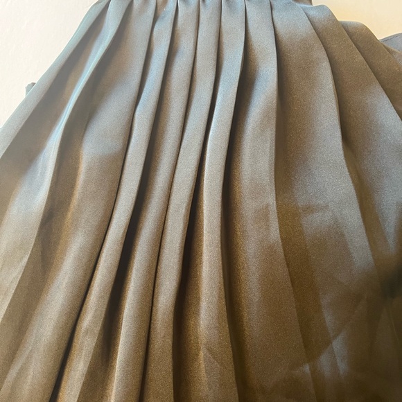 WOMEN’S PLEATED MIDI SKIRT BLACK SATIN SIZE 3X NWOT - Picture 1 of 3
